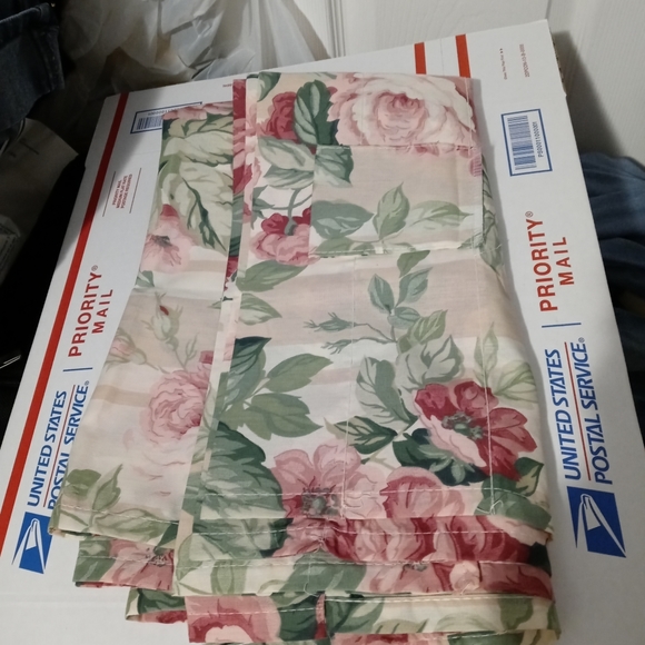 π
πCROSCILL FLORAL CURTAINS 64Γ28"π« - Picture 2 of 5